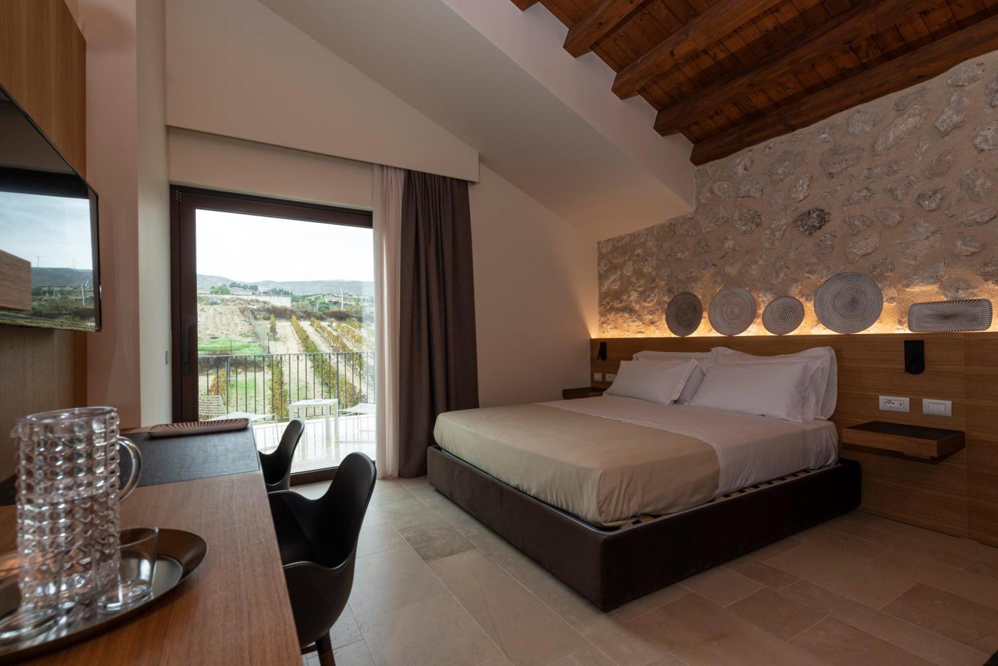 Borgo Giallonardo Wine Relais Реалмонте Екстериор снимка