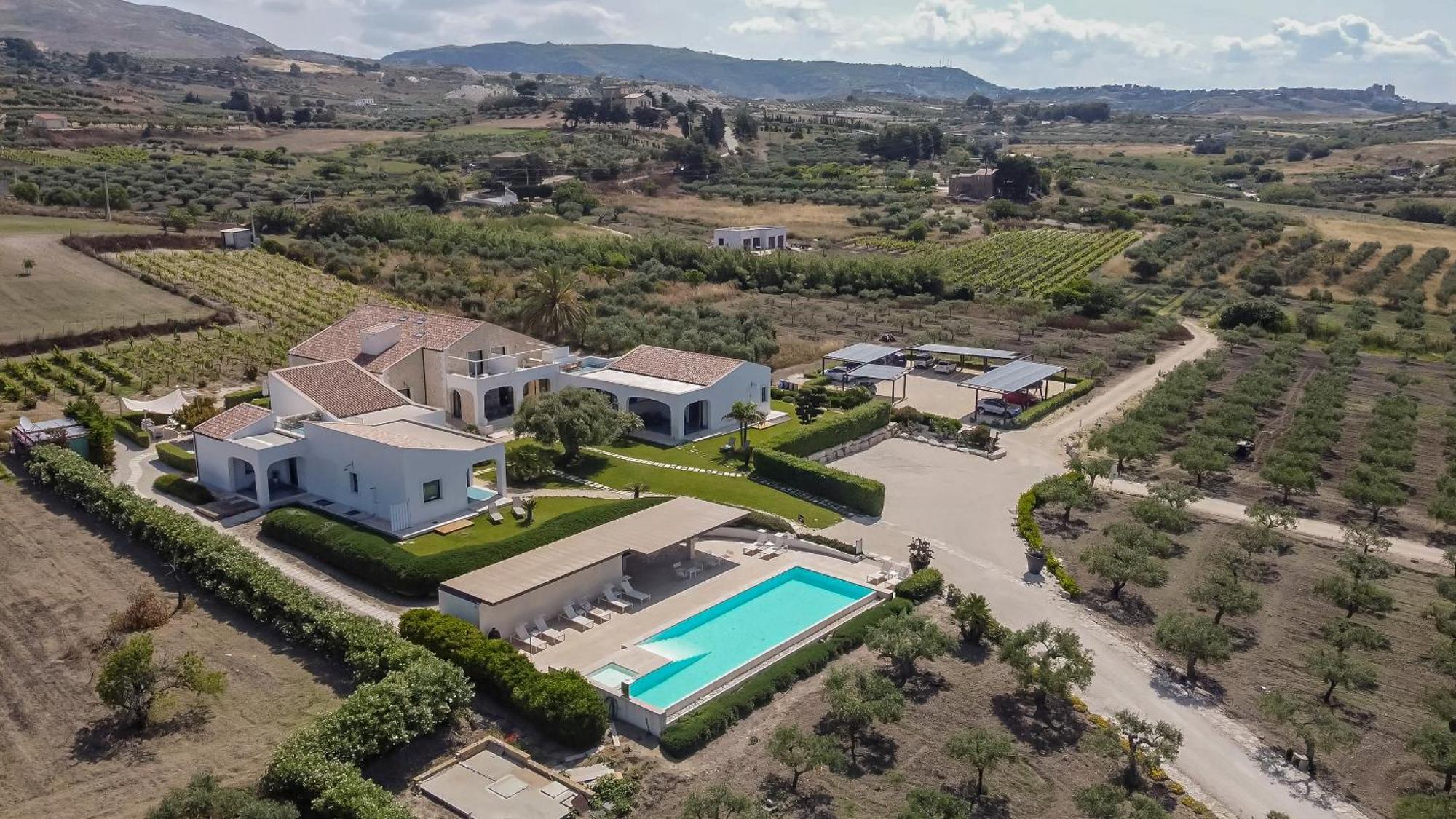 Borgo Giallonardo Wine Relais Реалмонте Екстериор снимка