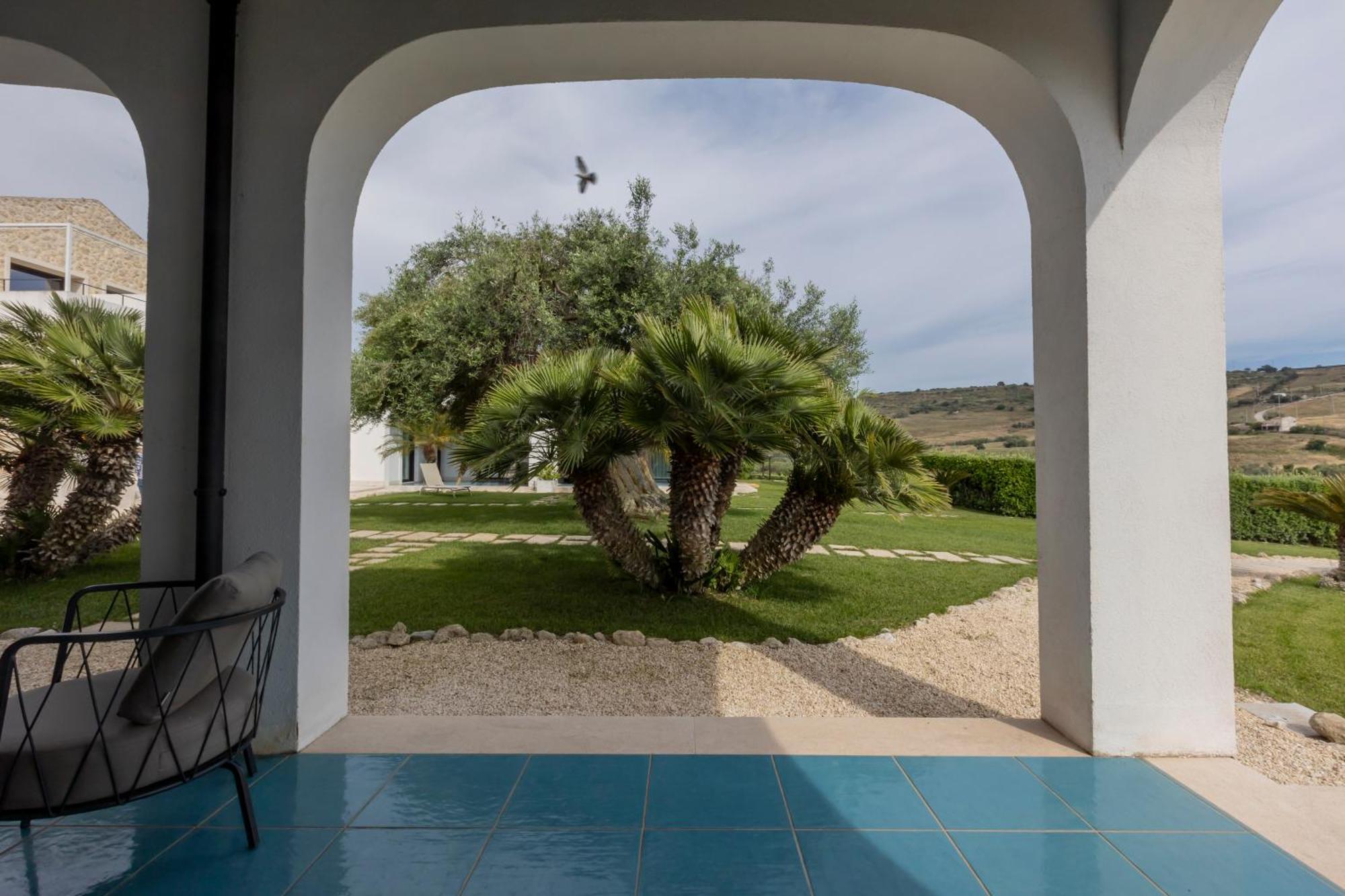Borgo Giallonardo Wine Relais Реалмонте Екстериор снимка