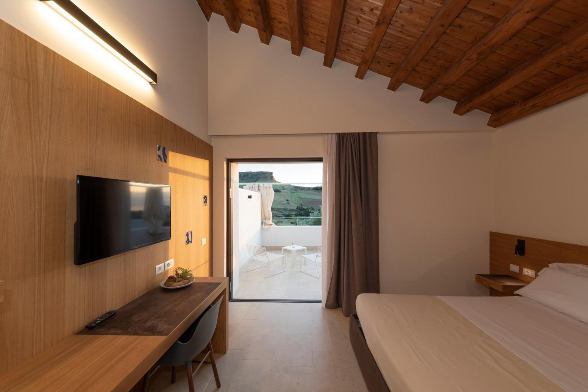 Borgo Giallonardo Wine Relais Реалмонте Екстериор снимка
