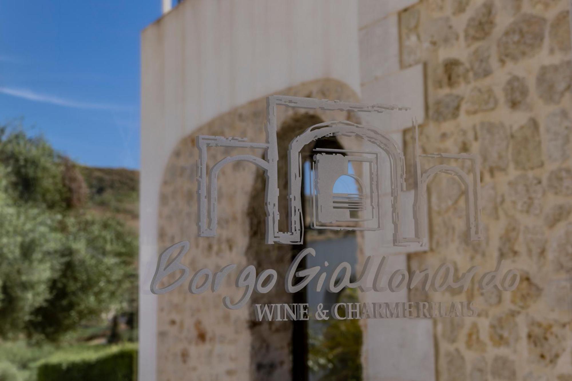 Borgo Giallonardo Wine Relais Реалмонте Екстериор снимка