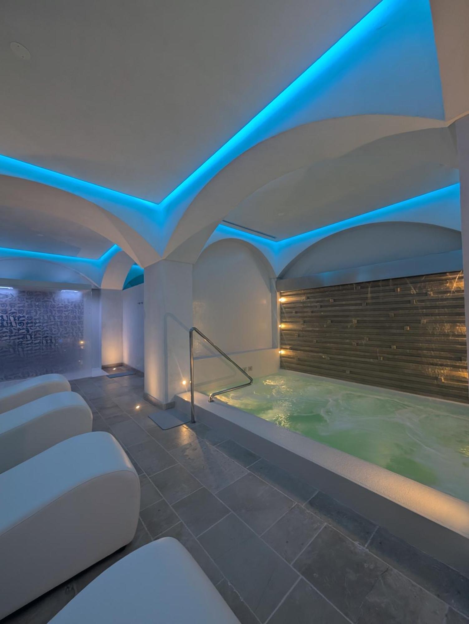 Borgo Giallonardo Wine Relais Реалмонте Екстериор снимка