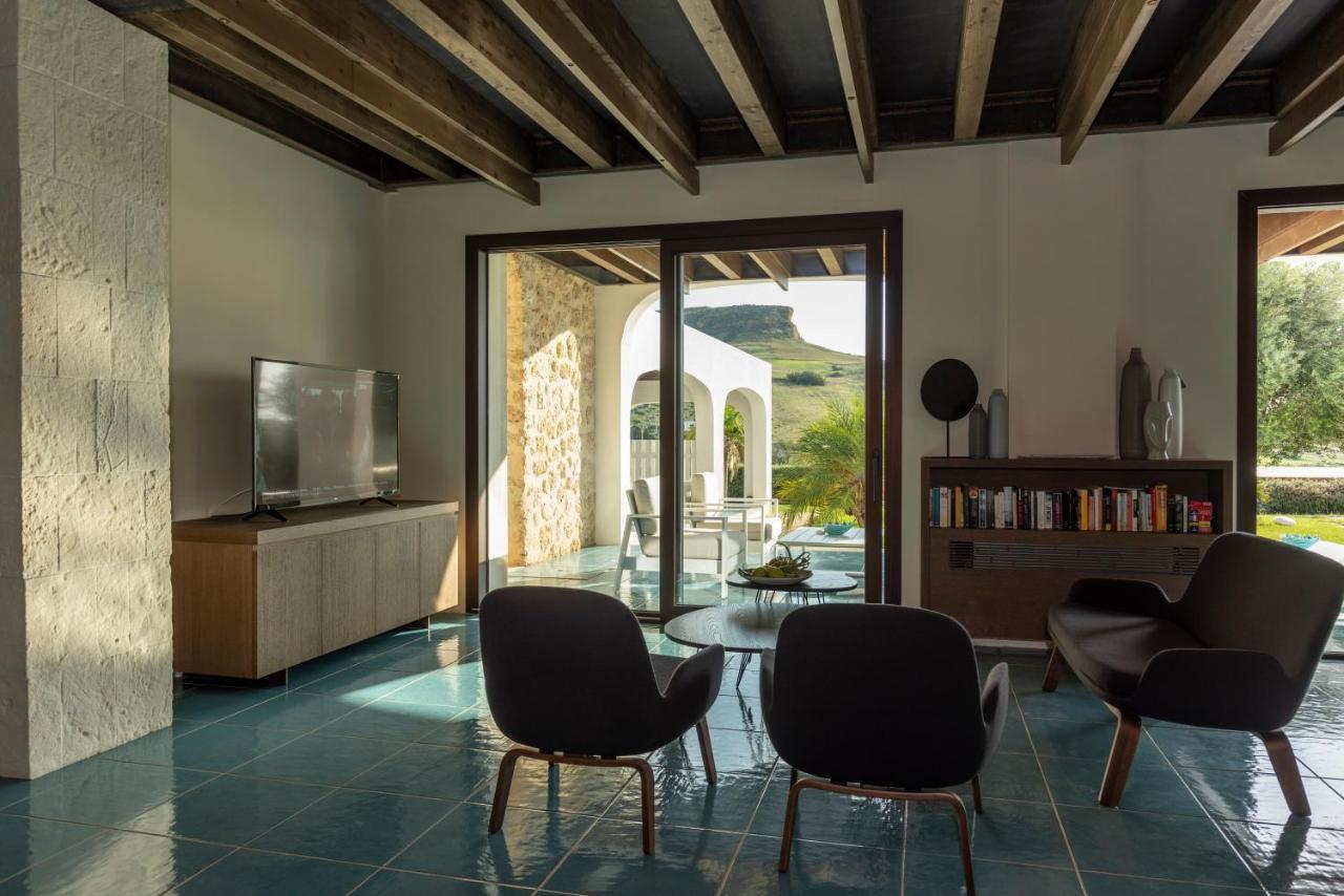 Borgo Giallonardo Wine Relais Реалмонте Екстериор снимка